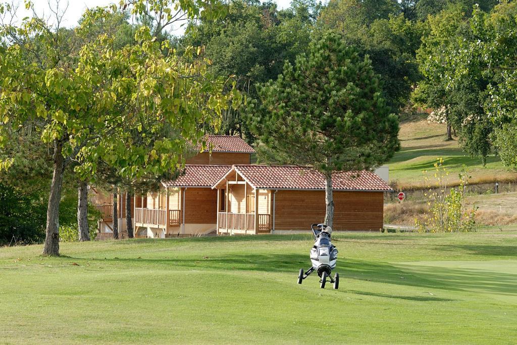 Madame Vacances - Residence Du Golf D'Armagnac 에오즈 객실 사진